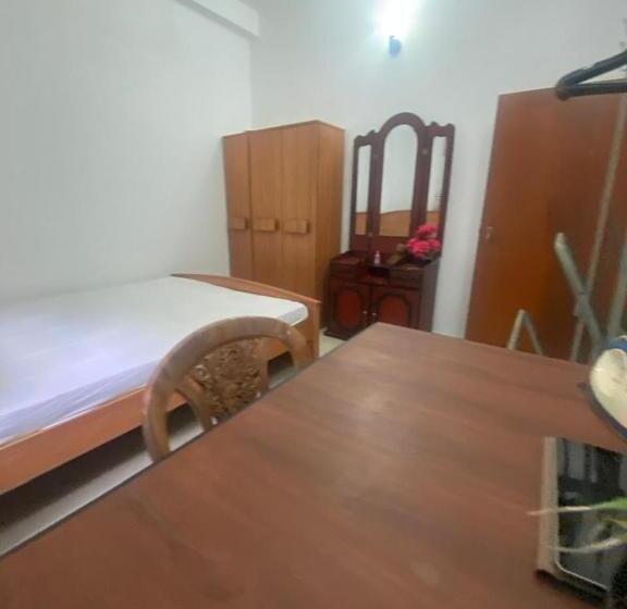 Пансион Bat House