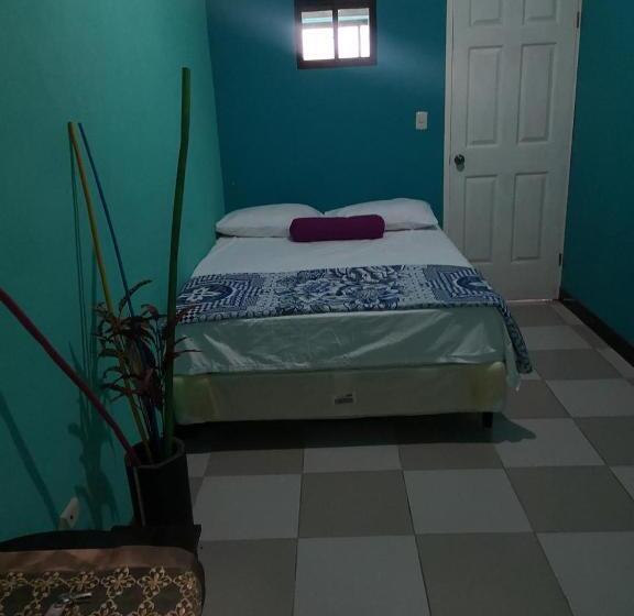 پانسیون Hostal Casaca