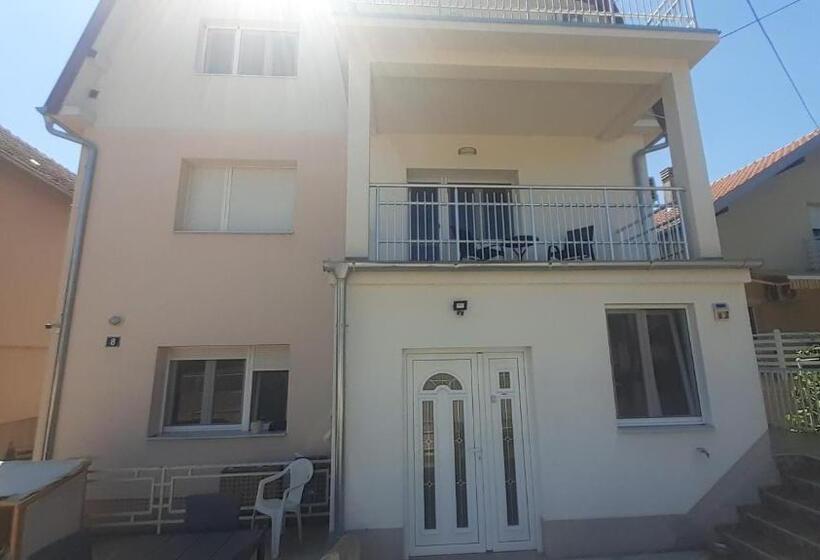 پانسیون Komforna Soba U Centru #3