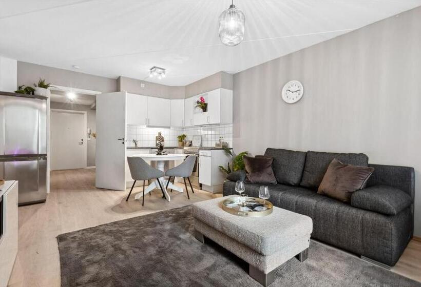 Pensiune Happy Days Relaxing Room With Smart Solutions Shared Apartment With One Other Bedroom