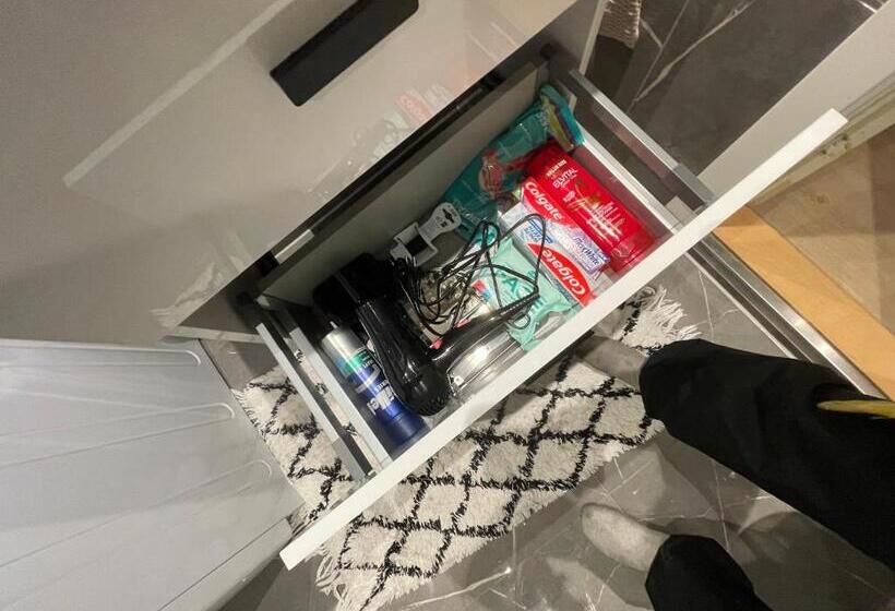 Pensiune Happy Days Relaxing Room With Smart Solutions Shared Apartment With One Other Bedroom