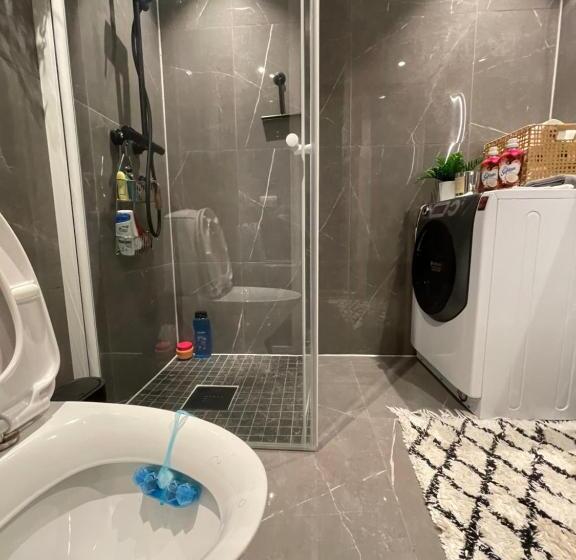 Pensiune Happy Days Relaxing Room With Smart Solutions Shared Apartment With One Other Bedroom