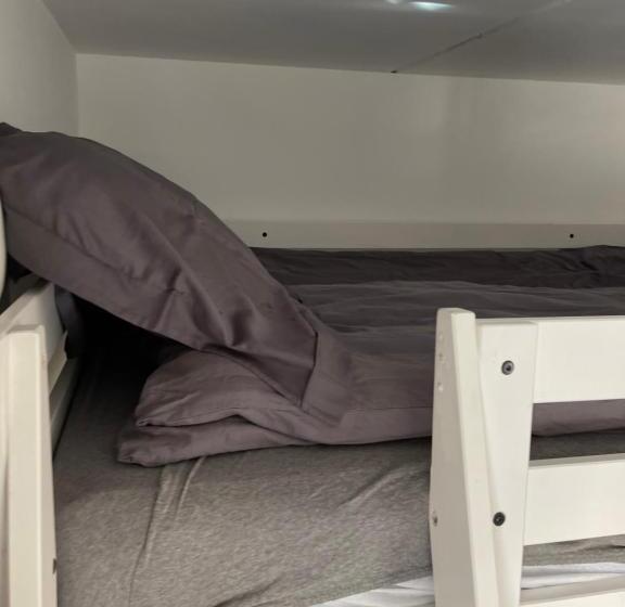 Pensione Happy Days Relaxing Room With Smart Solutions Shared Apartment With One Other Bedroom