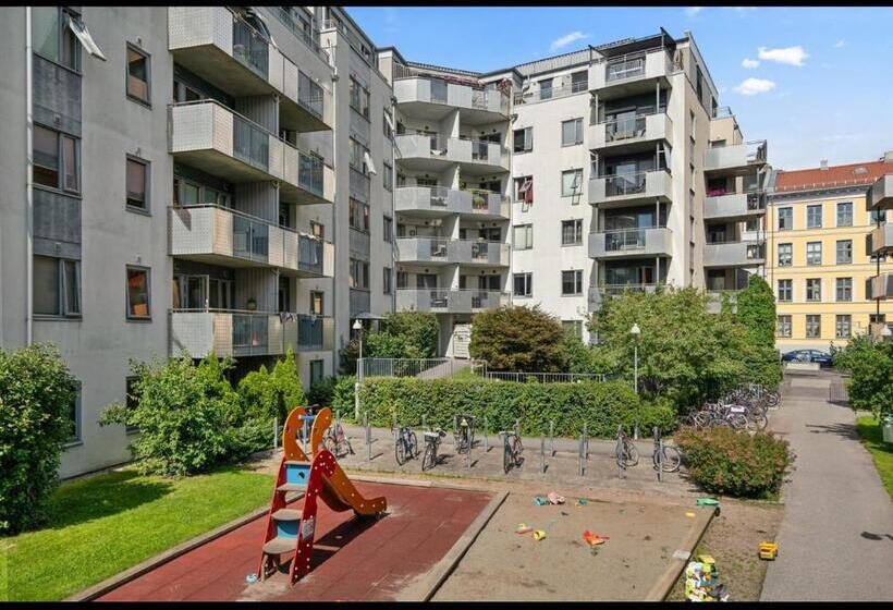 Pensiune Happy Days Relaxing Room With Smart Solutions Shared Apartment With One Other Bedroom