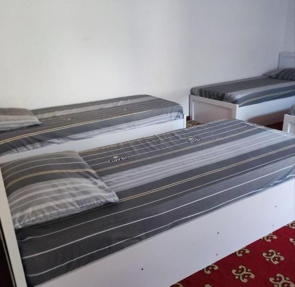 بنسيون Saidjanov Hostel