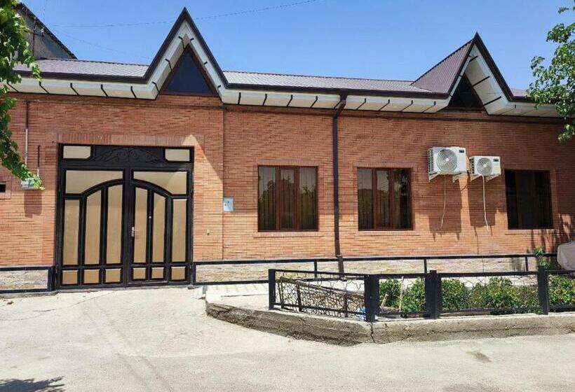 פנסיון Saidjanov Hostel