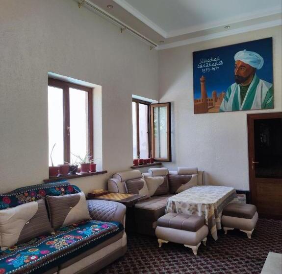 פנסיון Saidjanov Hostel