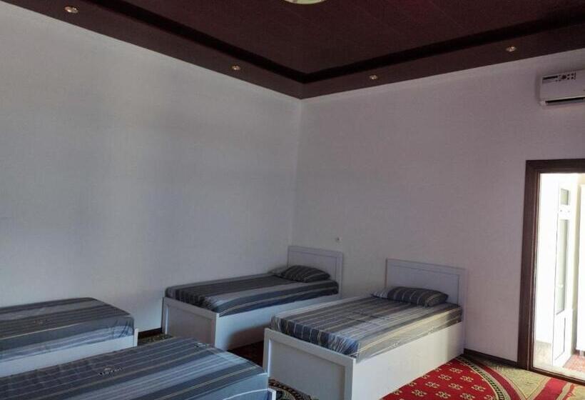 بنسيون Saidjanov Hostel