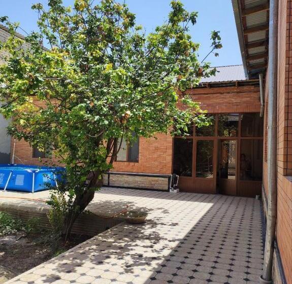 פנסיון Saidjanov Hostel