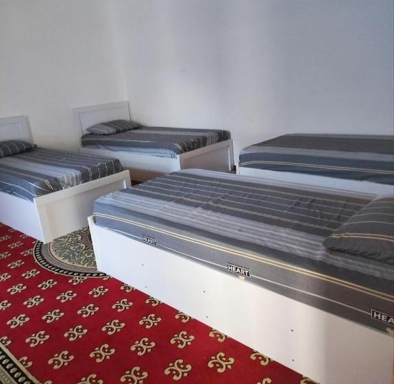 بنسيون Saidjanov Hostel