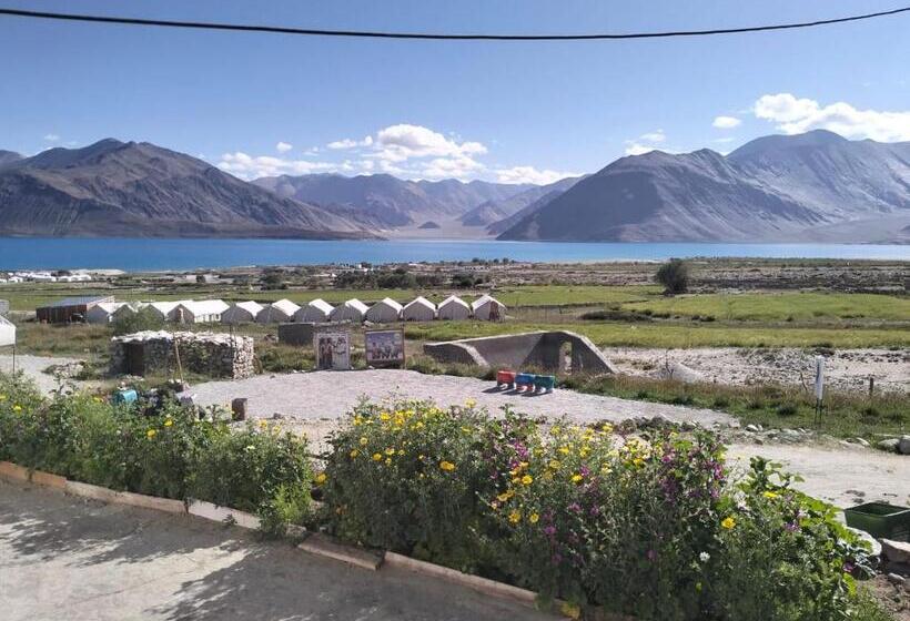 Пансион Yokma Homestay Ladakh By Lexstays