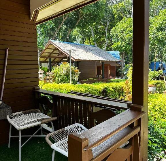 Shari La Perhentian Island Resort