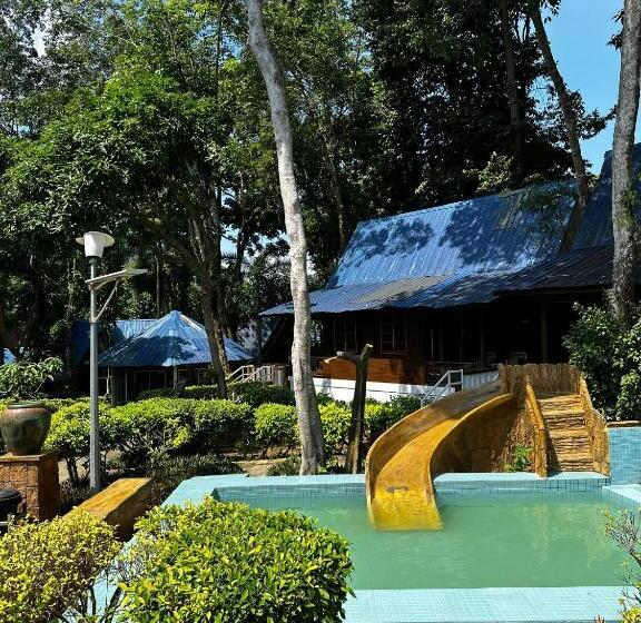 Shari La Perhentian Island Resort