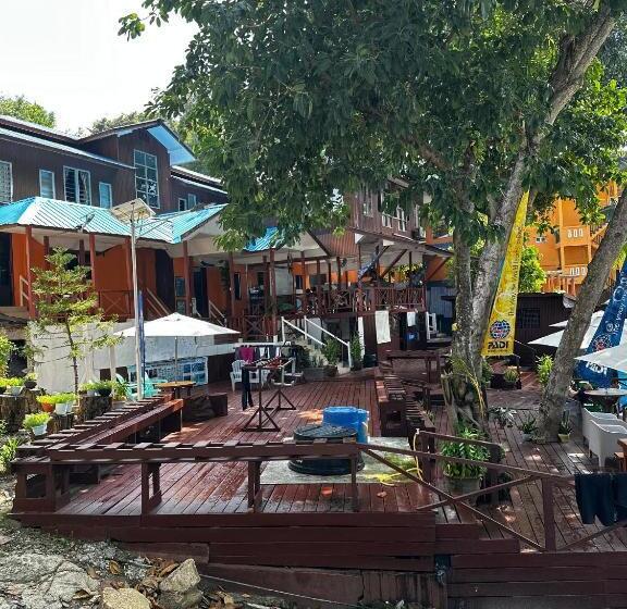 Shari La Perhentian Island Resort