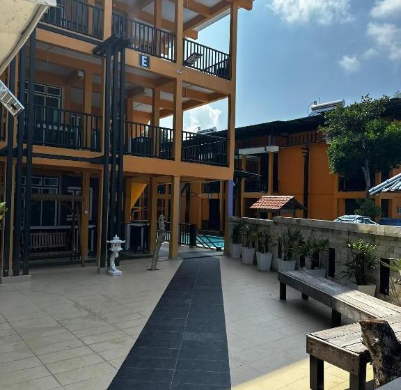 Shari La Perhentian Island Resort