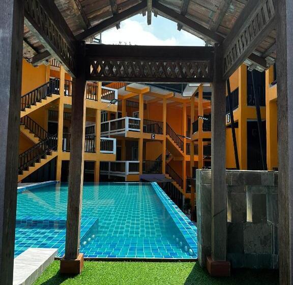 Shari La Perhentian Island Resort