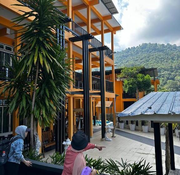 Shari La Perhentian Island Resort