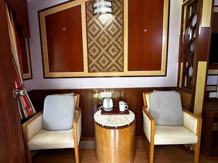 Shari La Perhentian Island Resort