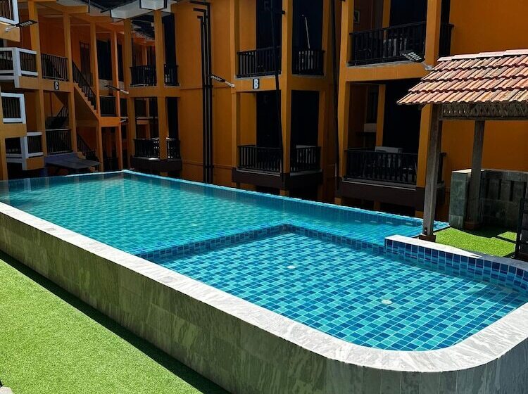 Shari La Perhentian Island Resort