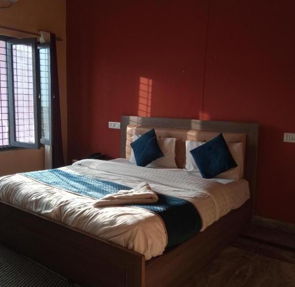 Siddhi Vinayak Hotel And Banquet