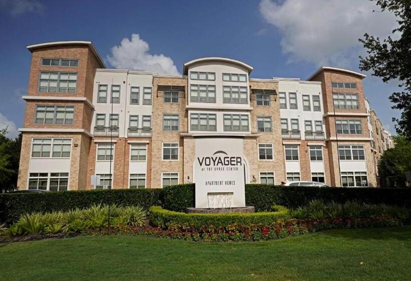 Voyager At Space Center By Barsala