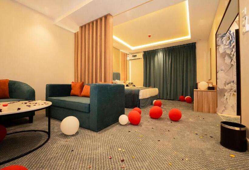 نصف الموسم للشقق المخدومة