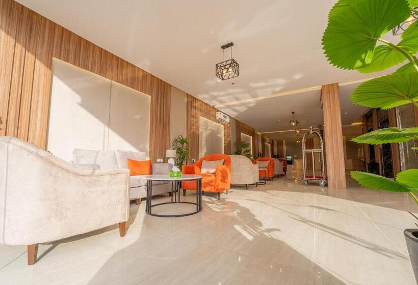 نصف الموسم للشقق المخدومة