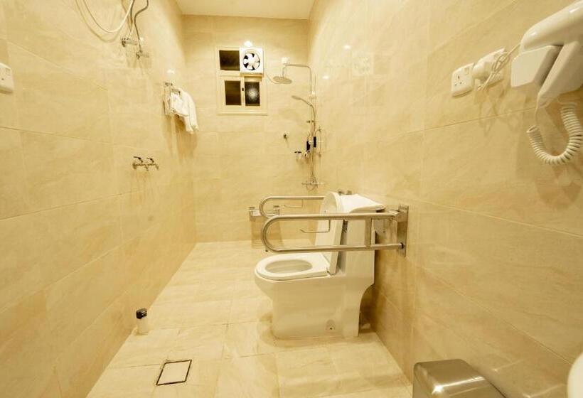 نصف الموسم للشقق المخدومة