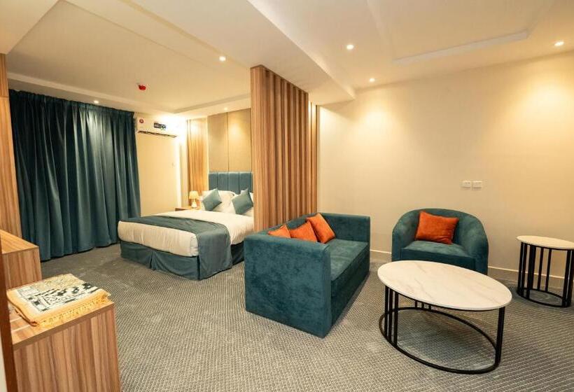 نصف الموسم للشقق المخدومة