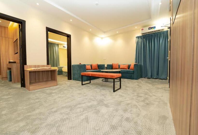 نصف الموسم للشقق المخدومة