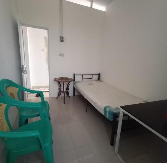 فندق صغير Almic Guesthouse Bogor