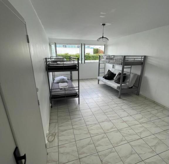 호스텔 Auberge Paris La Défense