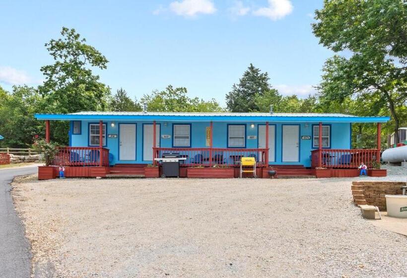 فندق صغير Diamond City Lakeside Resort