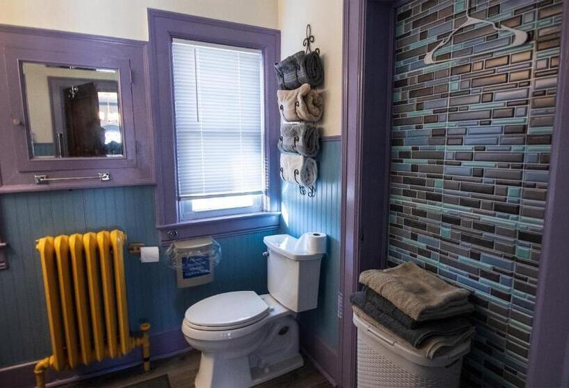 هاستل Home In The Heart Of The Finger Lakes