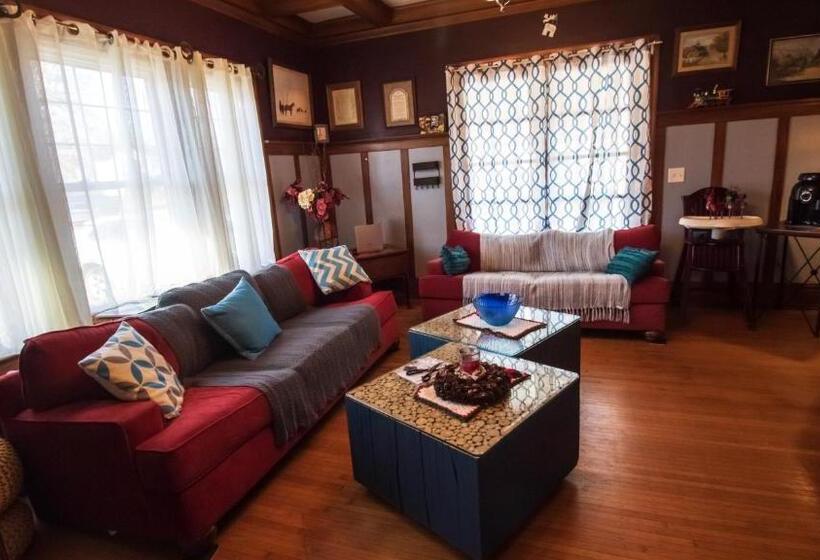 هاستل Home In The Heart Of The Finger Lakes