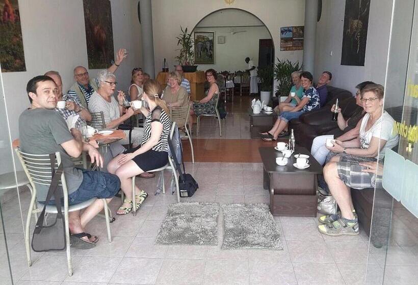 Общежитие Senathilaka Guest Inn