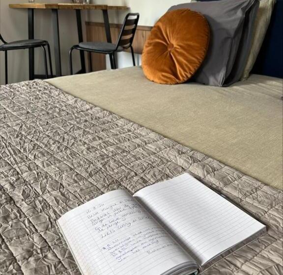 مبيت وإفطار Bed En Brochje De Oase