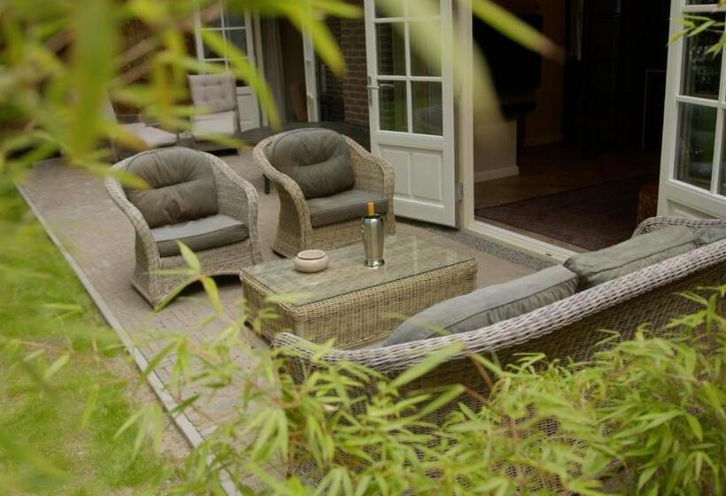 تختخواب و صبحانه Berg En Bos Suite