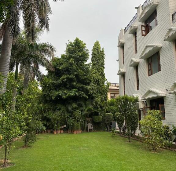 ベッドアンドブレックファースト Bhagya Homestay Luxury Room  Mohali S Best