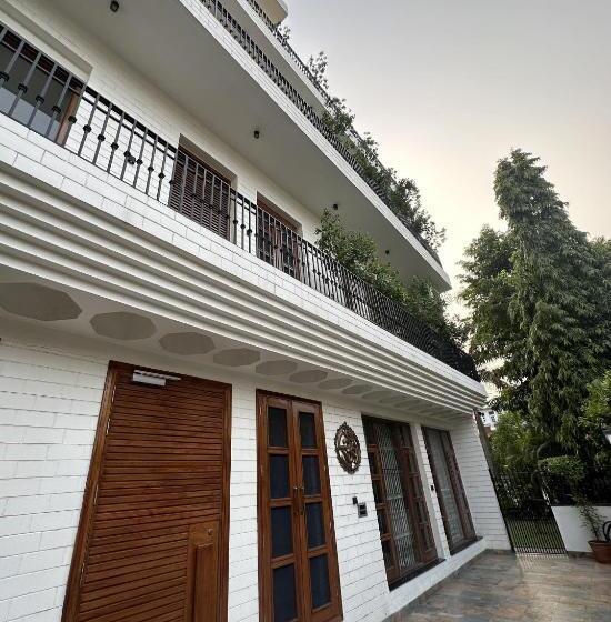 ベッドアンドブレックファースト Bhagya Homestay Luxury Room  Mohali S Best