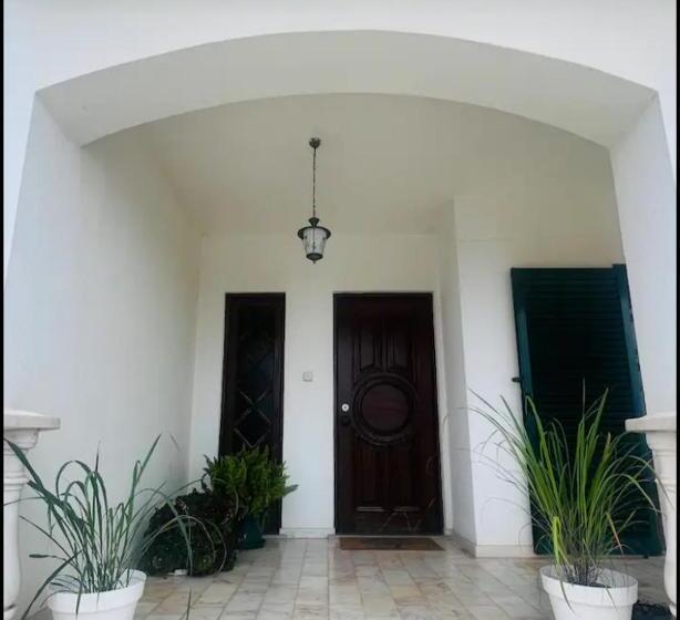 تختخواب و صبحانه Brisa Bright Retreat Near The Beach!