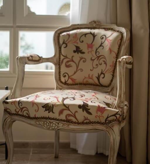 تختخواب و صبحانه Nawara Residence