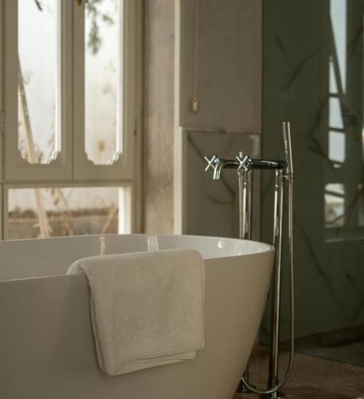 تختخواب و صبحانه Nawara Residence