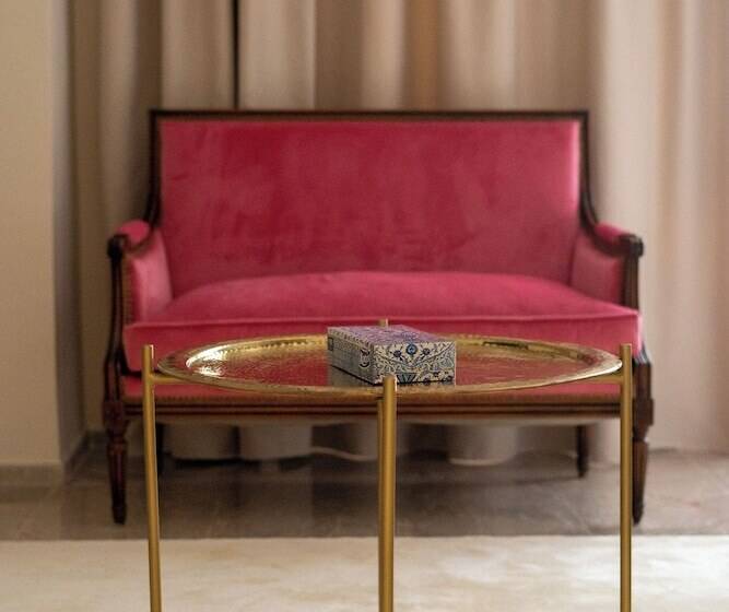 تختخواب و صبحانه Nawara Residence