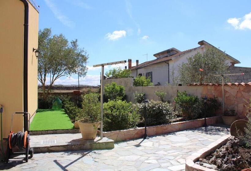 مبيت وإفطار Santa Ittoria