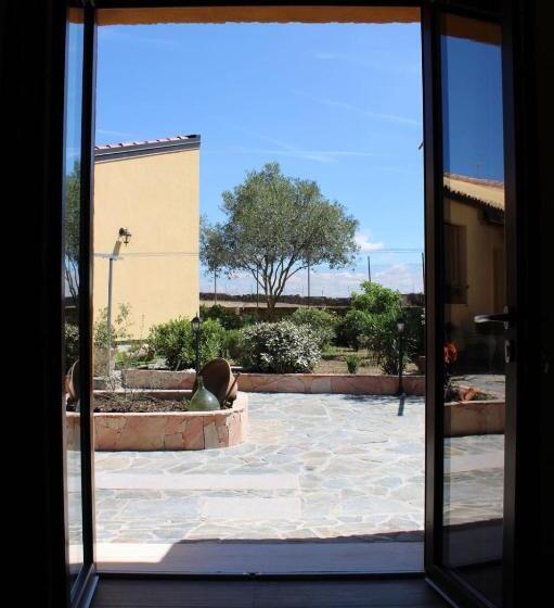 مبيت وإفطار Santa Ittoria