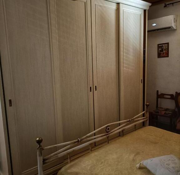 تختخواب و صبحانه Tante Elke Haus