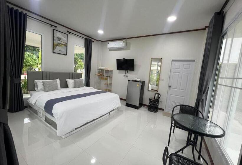 Black And Yellow Hostel