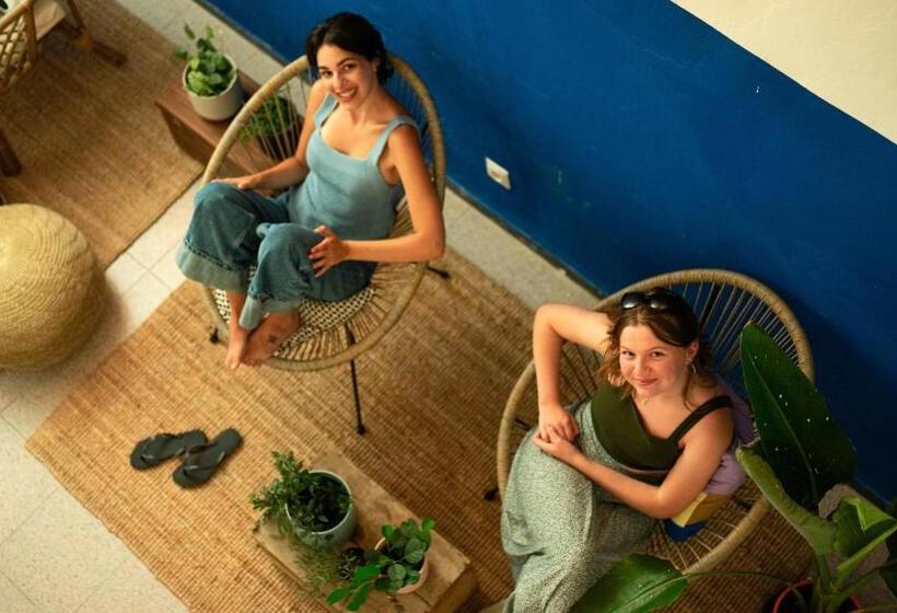 Doña Rose Surf Hostel