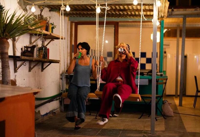 Doña Rose Surf Hostel